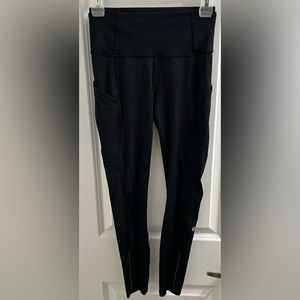 Lululemon Women’s Black Compression Workout Pants Size 4 (Like New Condition)